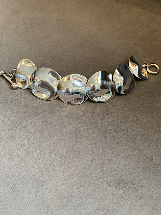 Ilaria petal link bracelet
