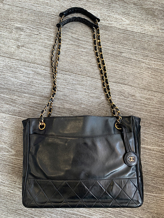 Chanel 1990s Vintage Black Leather Shoulder Bag With 18ct Gold Hardware