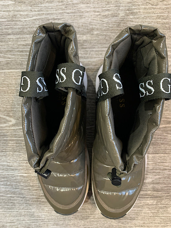 Guess UK Snow Boots | LouSells